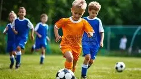 上海海港与长春亚泰握手言和，阿瑙遗憾错失良机吕文君门柱憾击